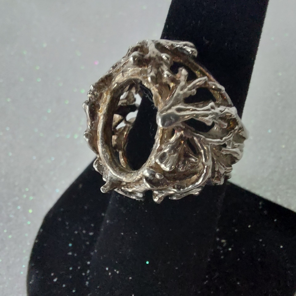 Silver Ring Setting w/a Wrapped Twig Design.